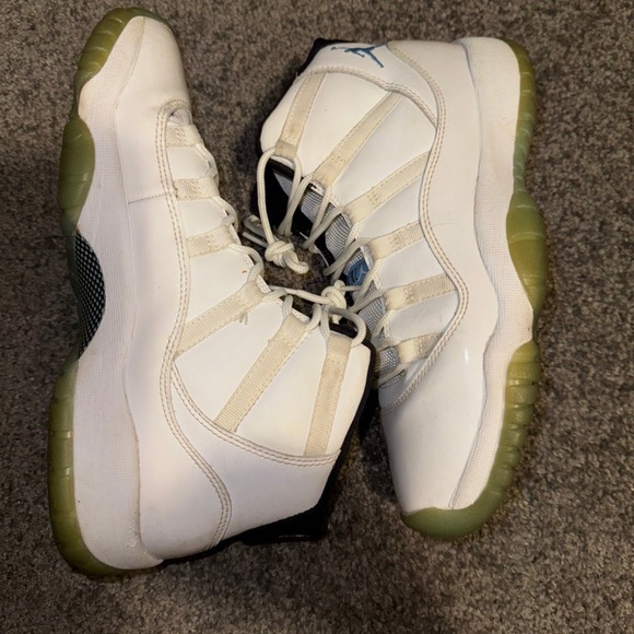 Jordan 11 - Picture 3 of 5